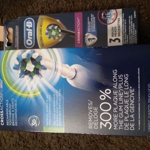 Oral b electric toothbrush